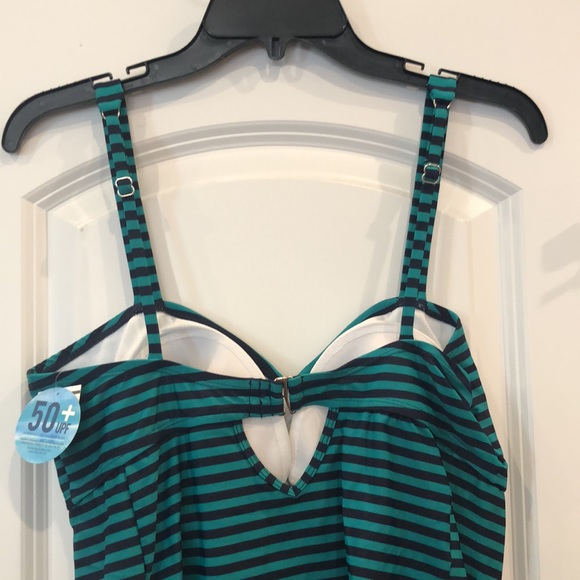 NWT!Beach bump green/navy striped tankini swimsuit - Picture 7 of 10